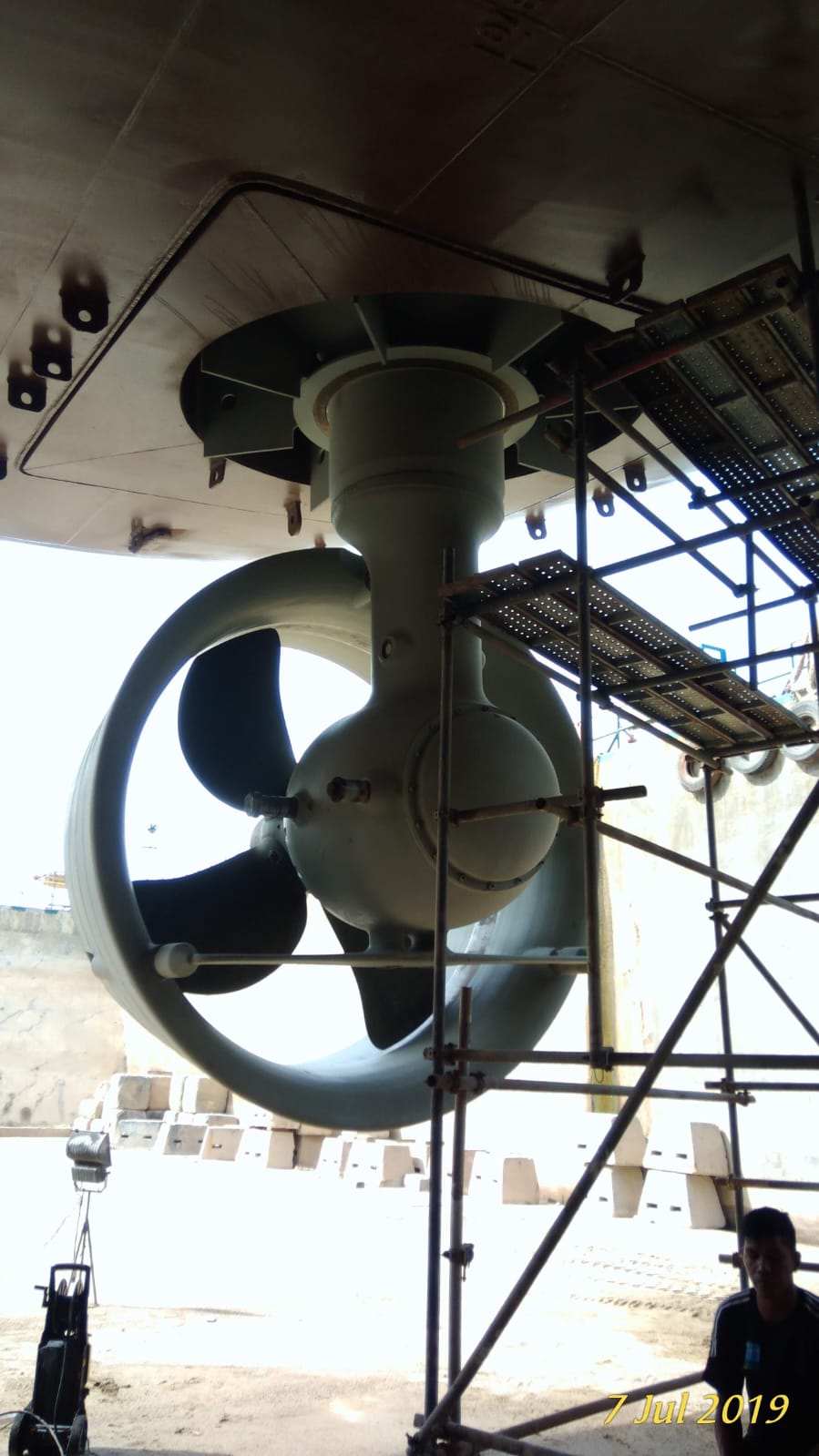 Dokumentasi PROPULSI / AZIMUTH STERN DRIVE