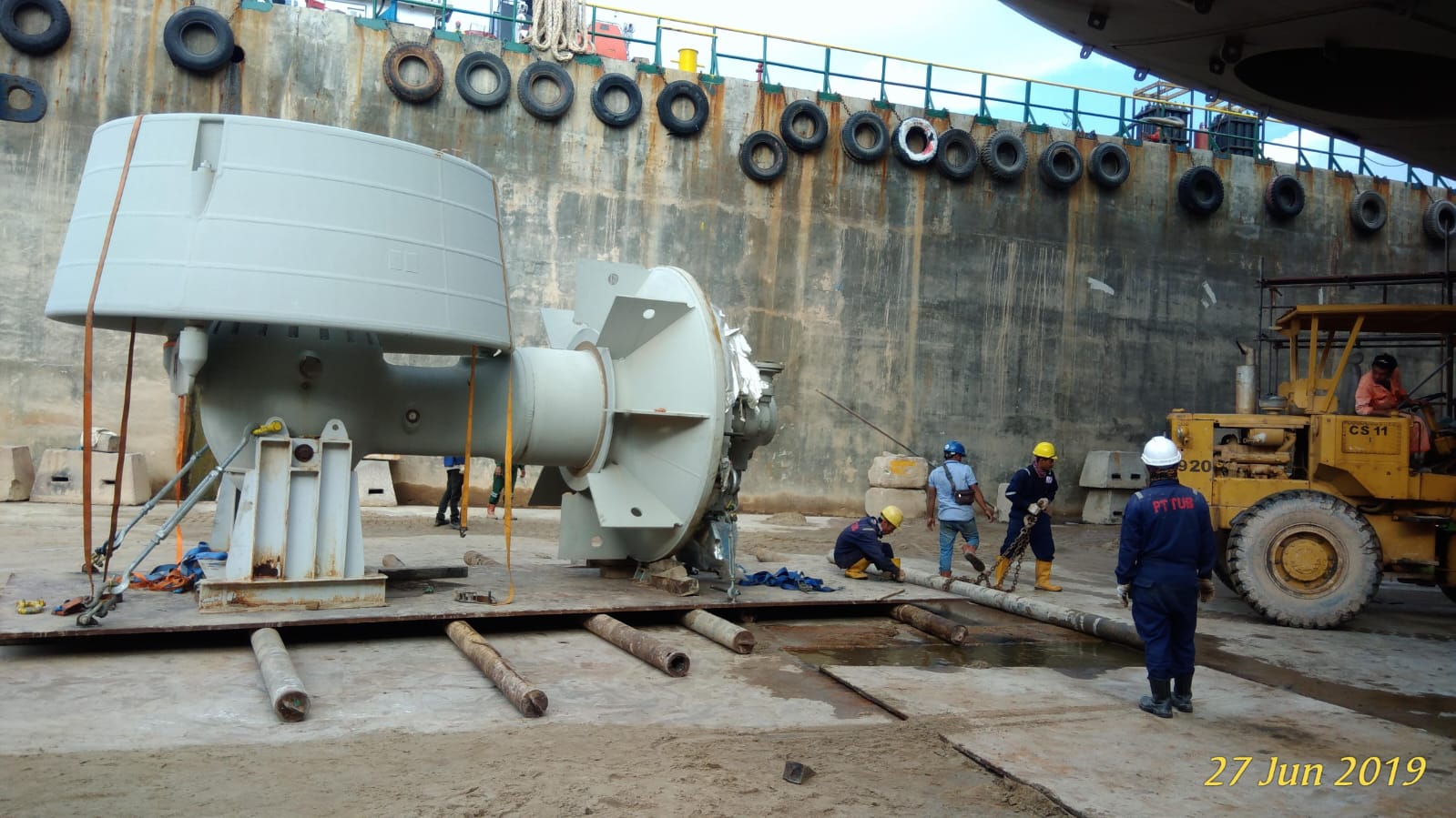 Dokumentasi PROPULSI / AZIMUTH STERN DRIVE
