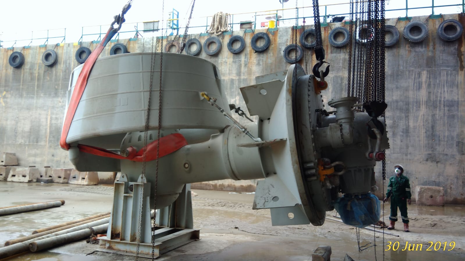 Dokumentasi PROPULSI / AZIMUTH STERN DRIVE
